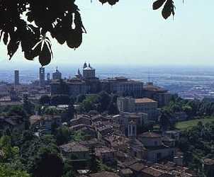 Xtrallusion offers characteristic Bed and Breakfast, B&B, Guest House, Hotel, Albergo and Country Lodge accommodation in Italy. Plus independent self-guided Walking, Adventure, Activity, Skiing and Paragliding Holiday itineraries on the Italian Rivieras, in the Italian Lakes, in the Italian Alps and in some of the most beautiful corners of Italy.